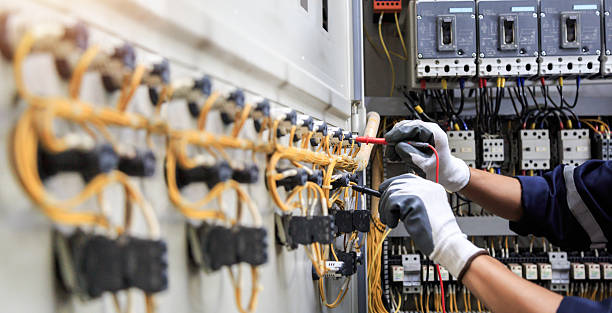 Professional Electrician technician working in Trinity, FL